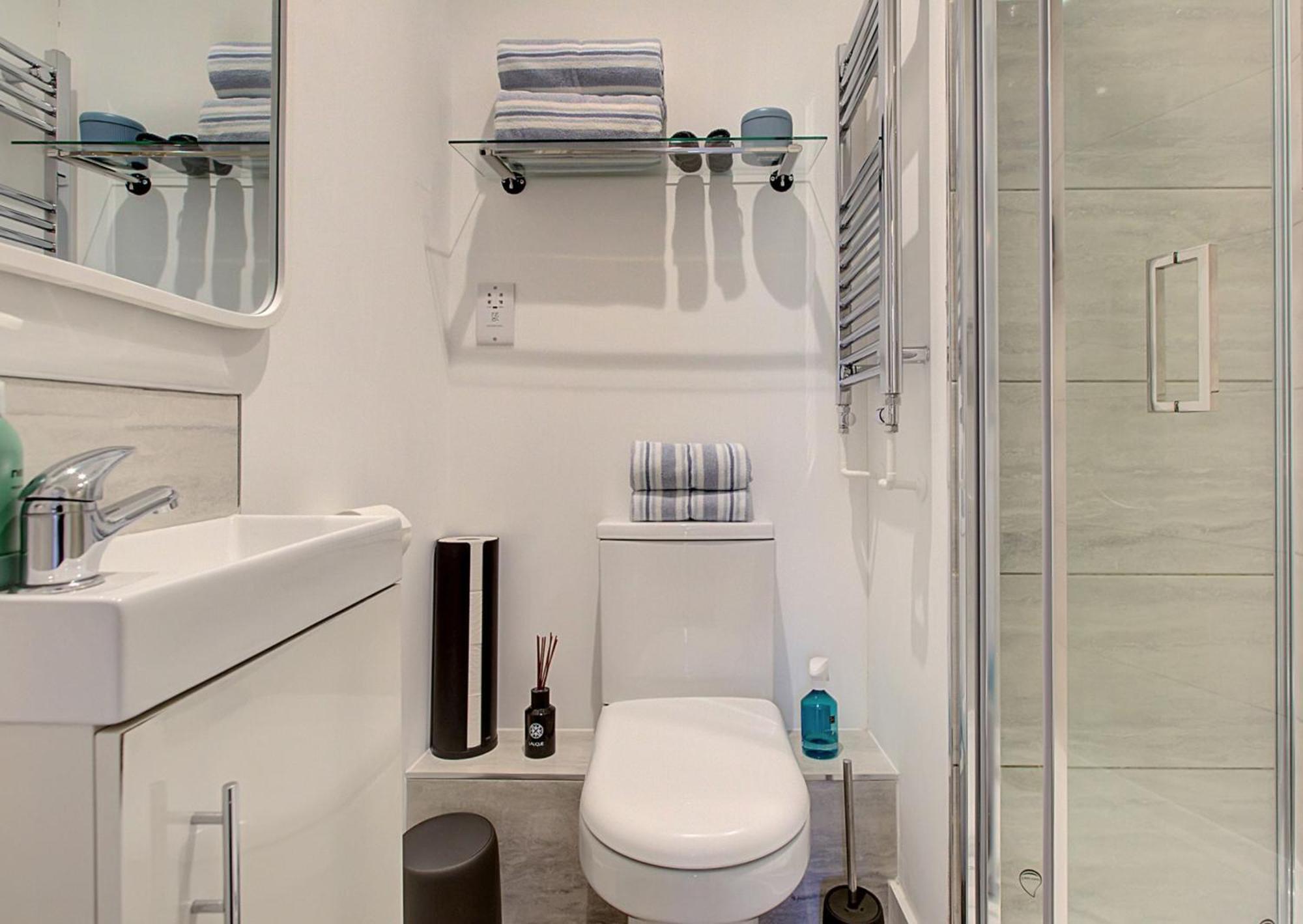 Stylish, Business Traveller Friendly Apartment, With Free Parking And Netflix Farnborough  Exteriér fotografie