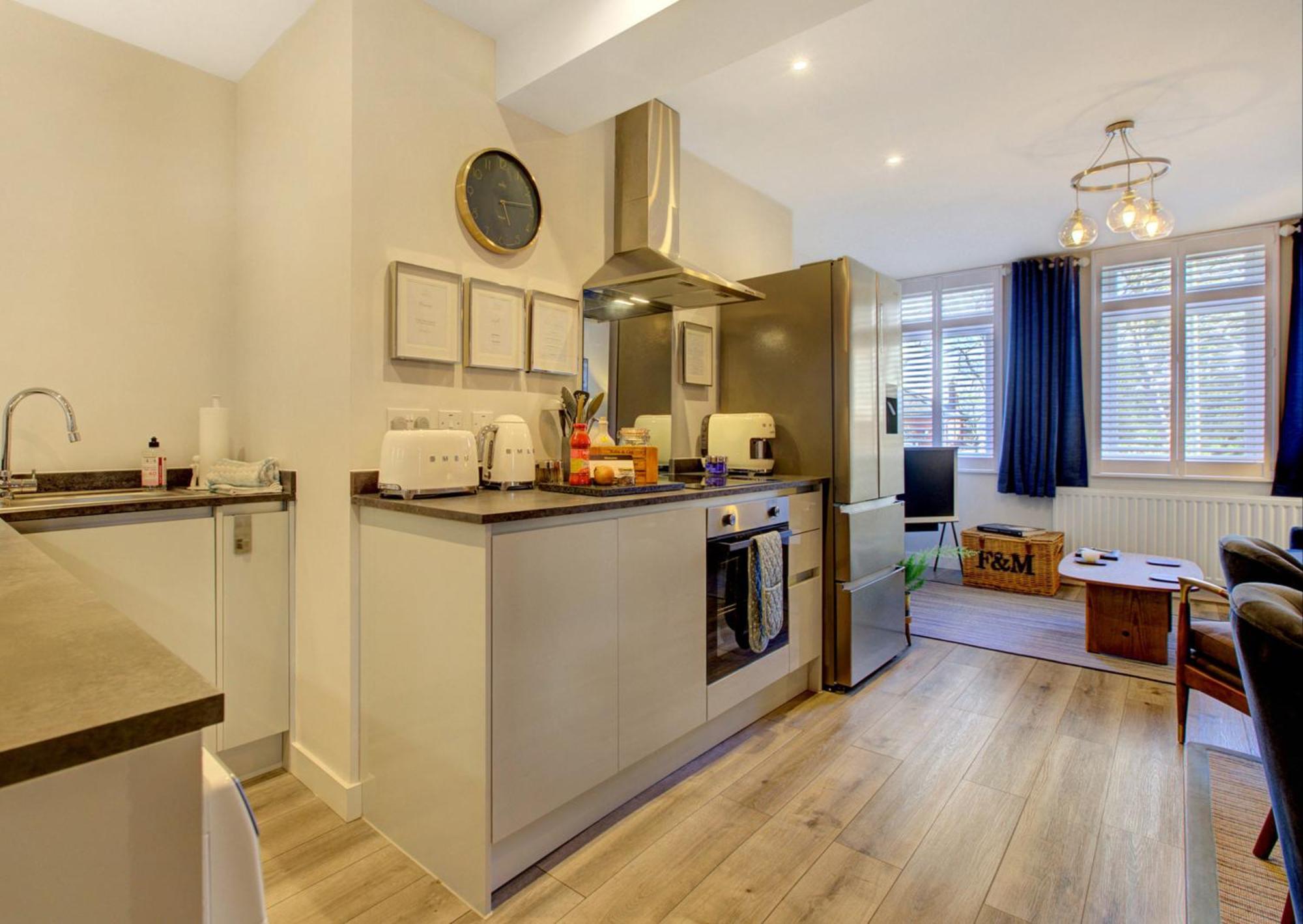 Stylish, Business Traveller Friendly Apartment, With Free Parking And Netflix Farnborough  Exteriér fotografie
