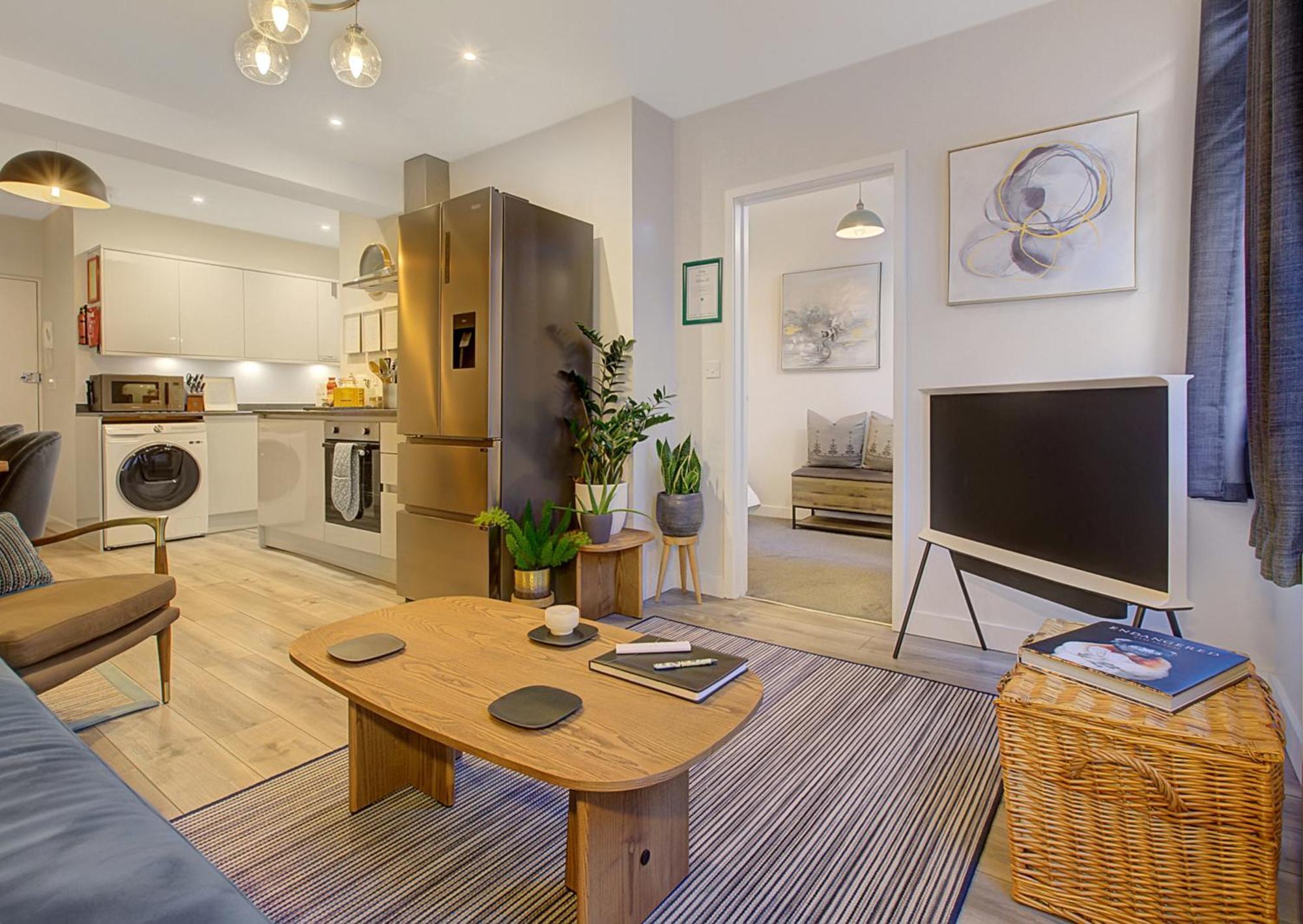 Stylish, Business Traveller Friendly Apartment, With Free Parking And Netflix Farnborough  Exteriér fotografie